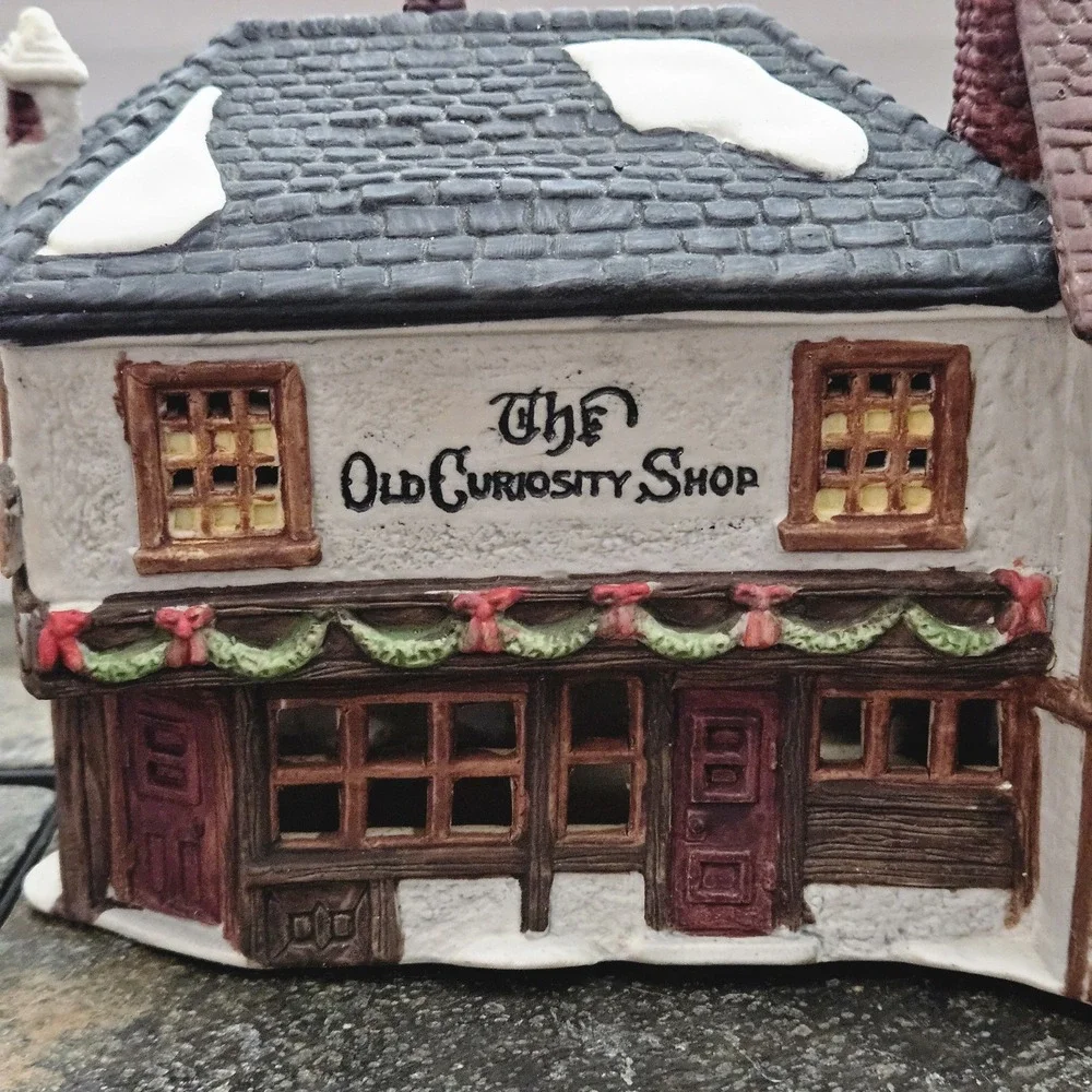 Dept 56 Dickens Village Old Curiosity Shop Retired w/ Box Insert Cord Bulb
